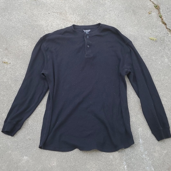 Roundtree & Yorke Other - SALE! Roundtree & Yorke black thermal henley